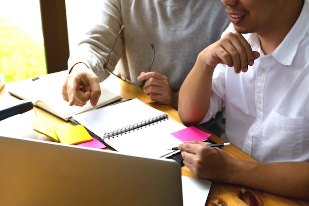 Persona trabajando metas